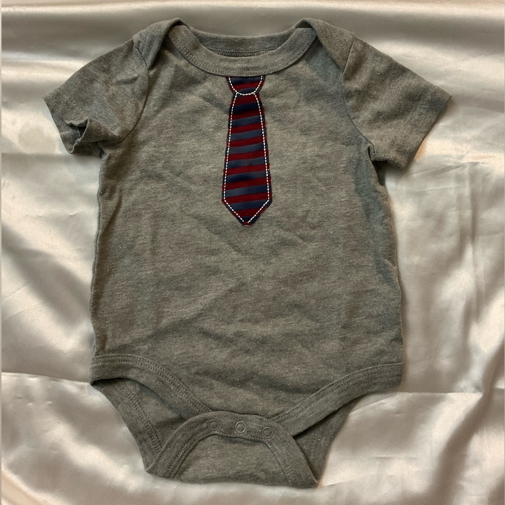 Circo | Tie onesie